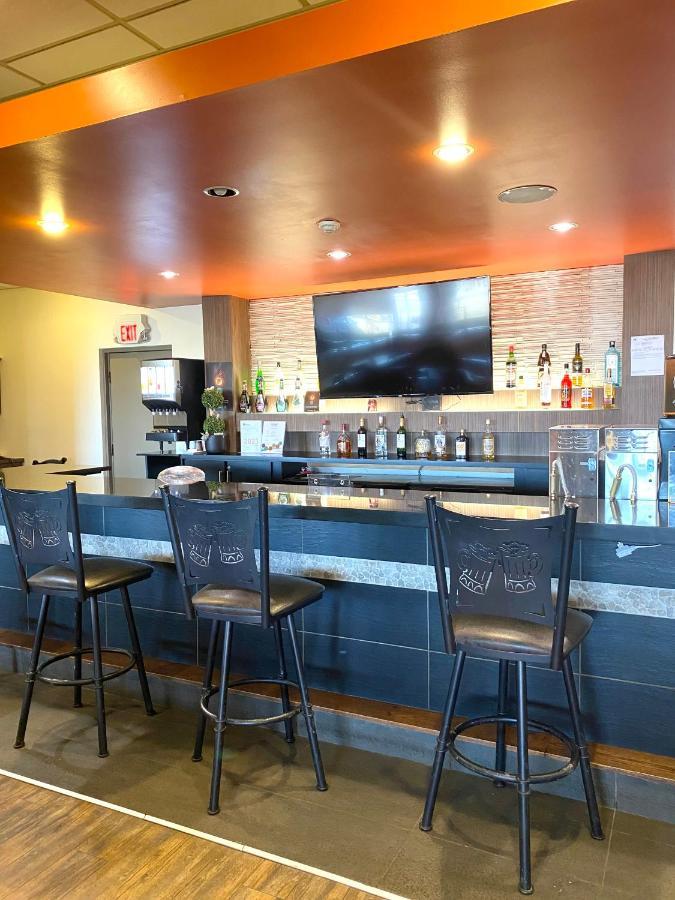 The George Dawson Inn & Conference Centre Dawson Creek Ngoại thất bức ảnh
